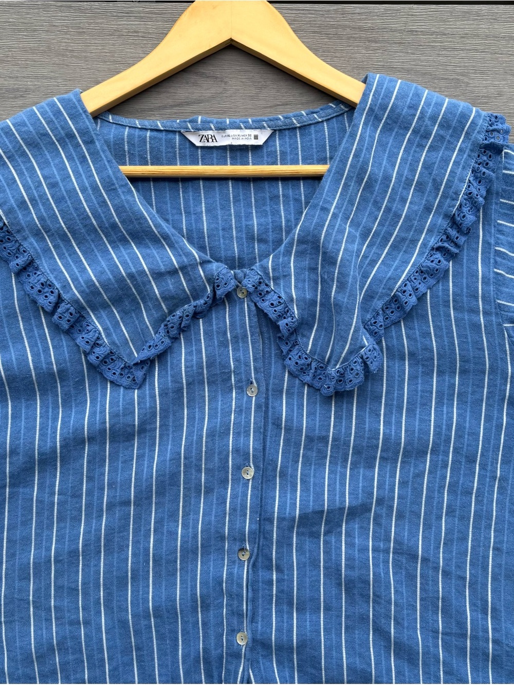Zara Blue and White Striped Button-Down Shirt with Lace-Trim Collar